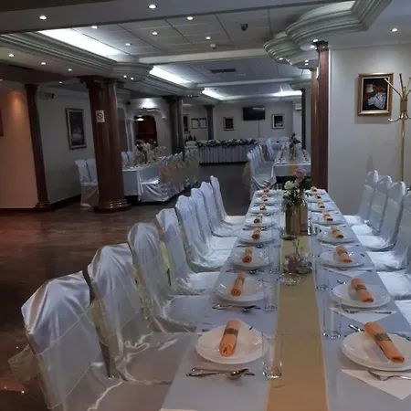 Business Club Selenča Frühstückspension *
